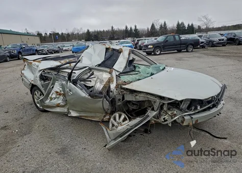 2002 Toyota Camry Le из США, поврежденный, VIN JTDBE30K720118143